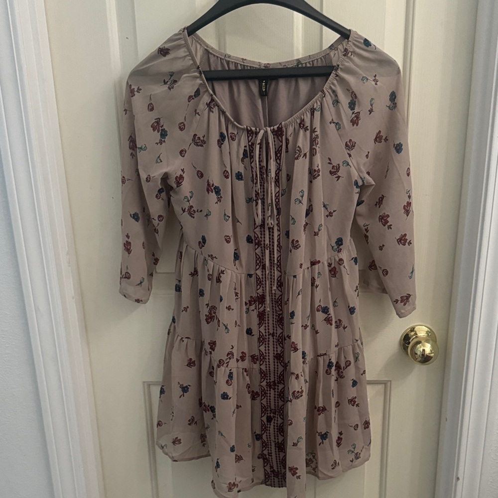 Chic Floral Beige Tunic for Women